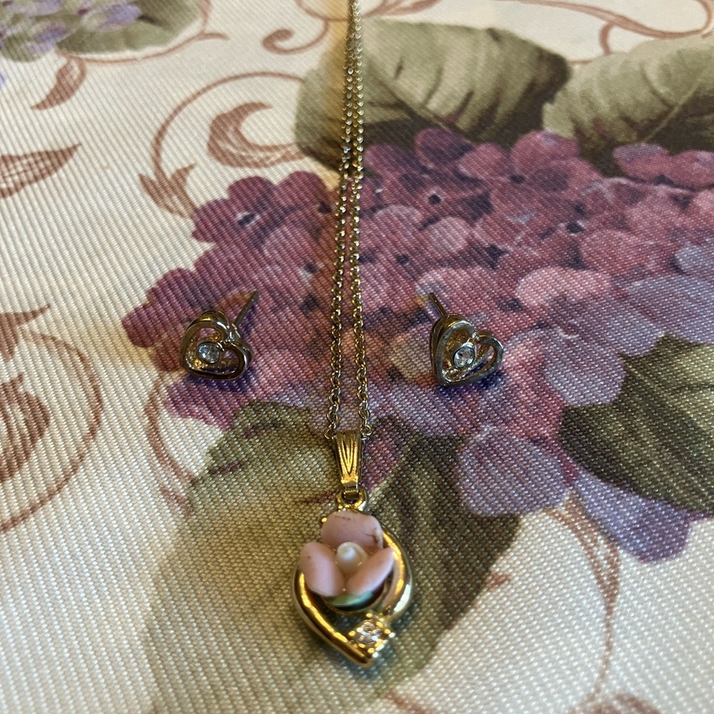 DELICATE PENDENT WITH HEART EARRINGS - Picture 3 of 8